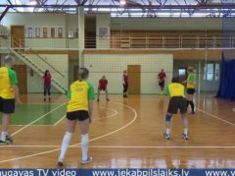 Vidusdaugavas TV: Līvānos norisinās ģimeņu volejbola turnīrs