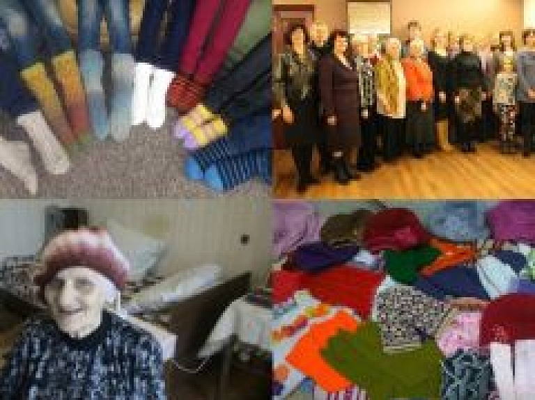 Adījumu akcijā sasildītas ne tikai kājas, bet arī sirdis