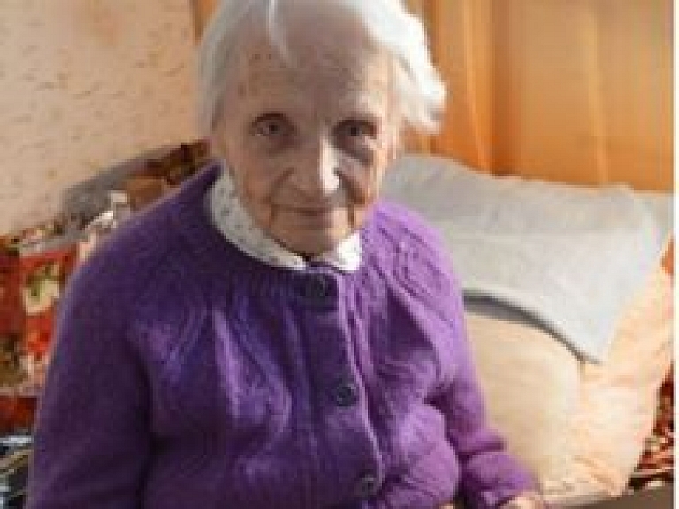 Godina Talsu novada iedzīvotāju 104 gadu dzimšanas dienā