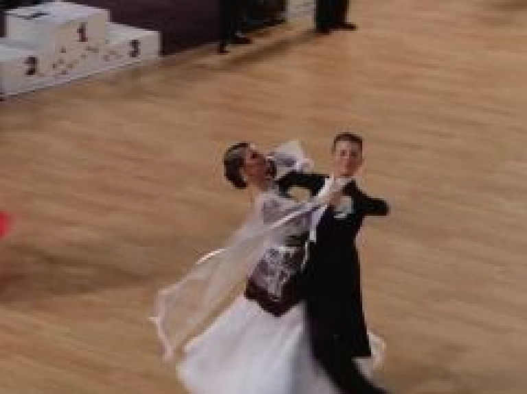 Latvijas čempionāts desmit dejās Talsu sporta hallē