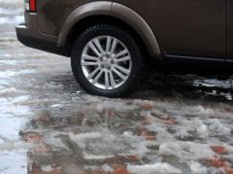 Talsu apkārtnē apgrūtināti braukšanas apstākļi