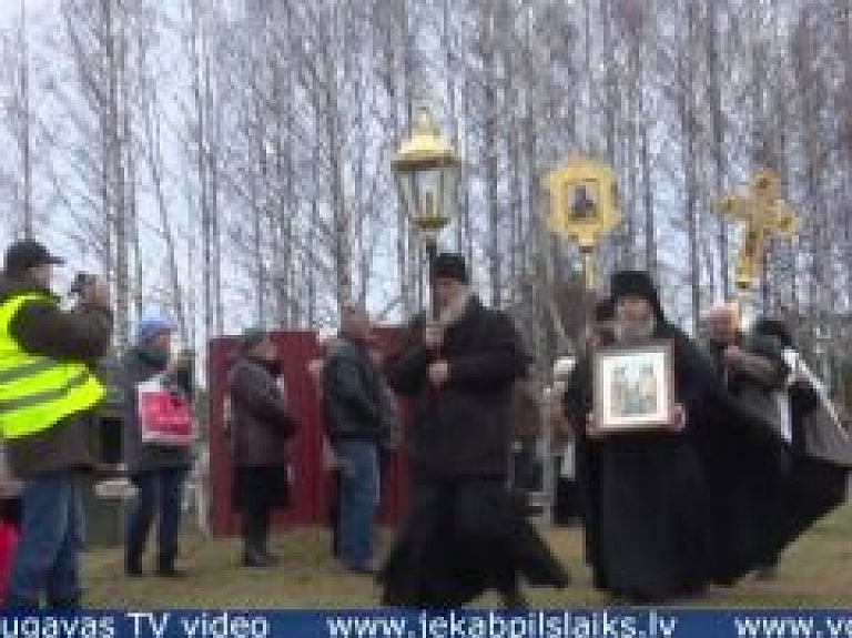 Vidusdaugavas TV: Jēkabpilī pareizticīgie svin Kunga Kristīšanas svētkus