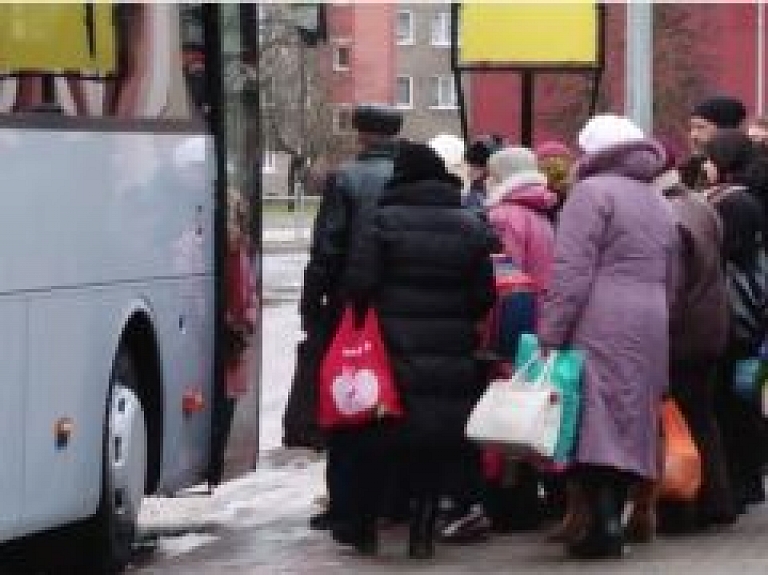 Iedzīvotāji cenšas apgūt jauno maršrutu