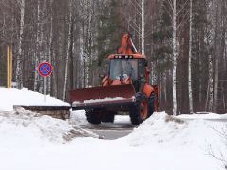 Rēzeknes pašvaldība aicina sakopt trotuārus