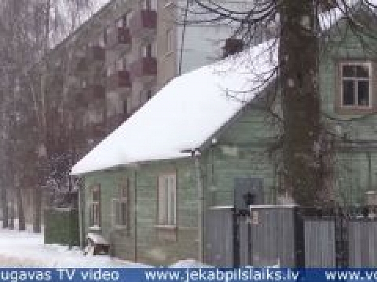 Vidusdaugavas TV: Jēkabpilī ugunsgrēkā cietuši divi vīrieši