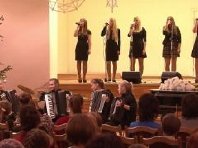 Pasākums Rēzeknes Kultūras namā "Ar gaismu un mīlestību"