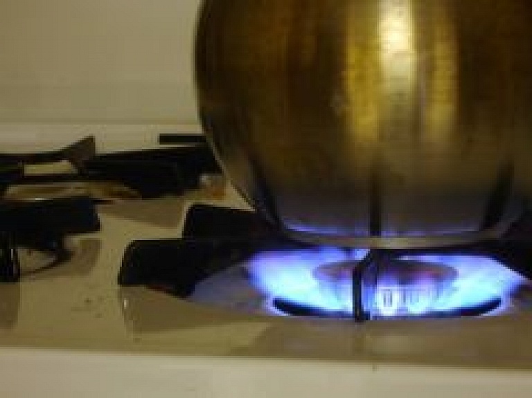 Rīgas reģionā bērns aplējies ar karstu ūdeni