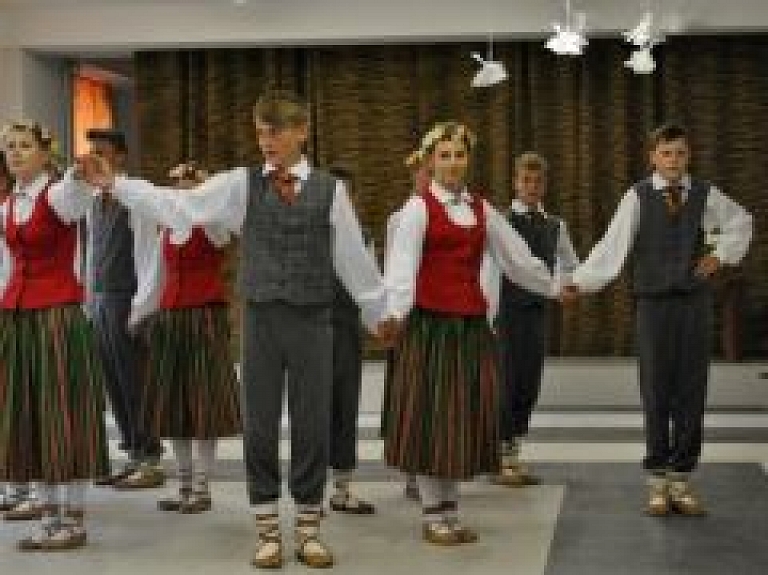 Īsteno projektus, daudzinot literāro dižgaru vārdus