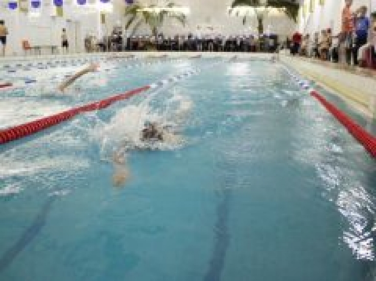 Rēzeknieši startē Lietuvas atklātajā čempionātā peldēšanā