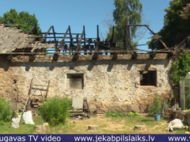 Vidusdaugavas TV: Jēkabpils pilsētas vēsturiskajā centrā izcēlies paaugstinātas bīstamības ugunsgrēks