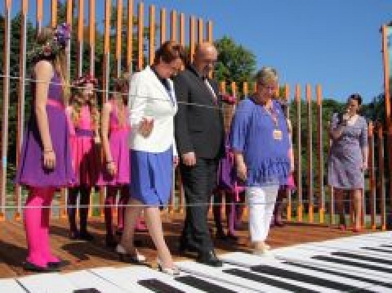 Rīgā atklāj Enerģijas stabules