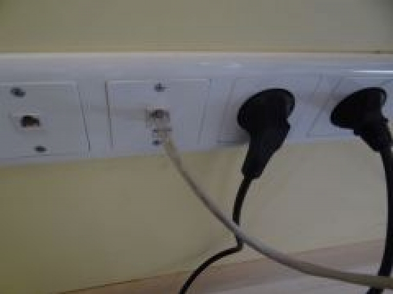 Latgalē elektriķis saņem strāvas triecienu