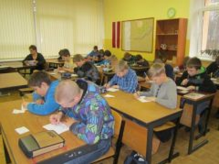 Valmieras Pārgaujas sākumskola atzīta par "Pedagogam draudzīgāko izglītības iestādi"