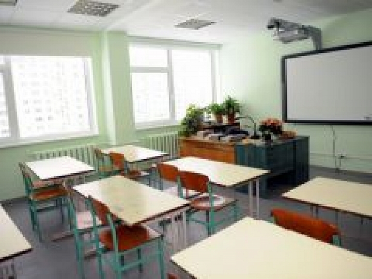 Izglītības kvalitāti Latvijas skolās pozitīvi vērtē 51% iedzīvotāju