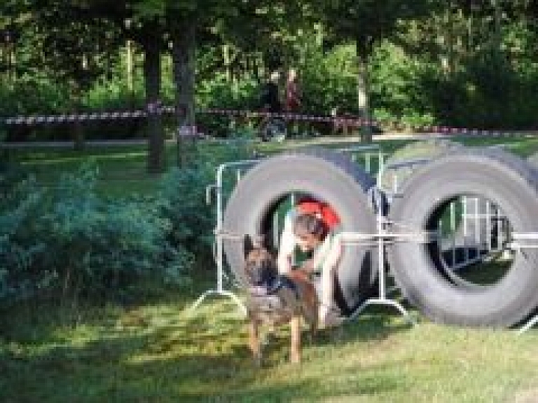 Robežsargu – kinologu uzvara starptautiskajās sacensībās Nīderlandē