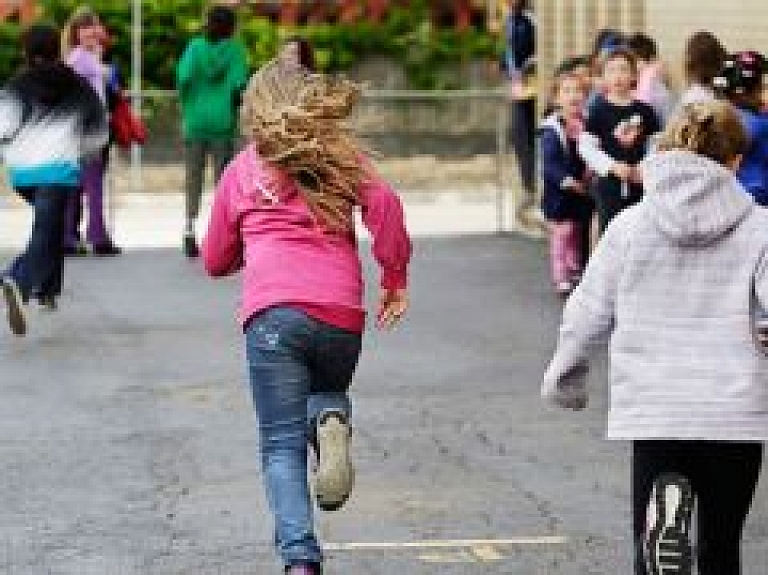 Alojas Ausekļa vidusskolas skolēniem būs jānēsā formas