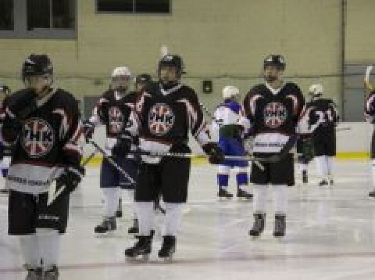 Jaunie hokejisti - izmantojiet Valmieras priekšrocības