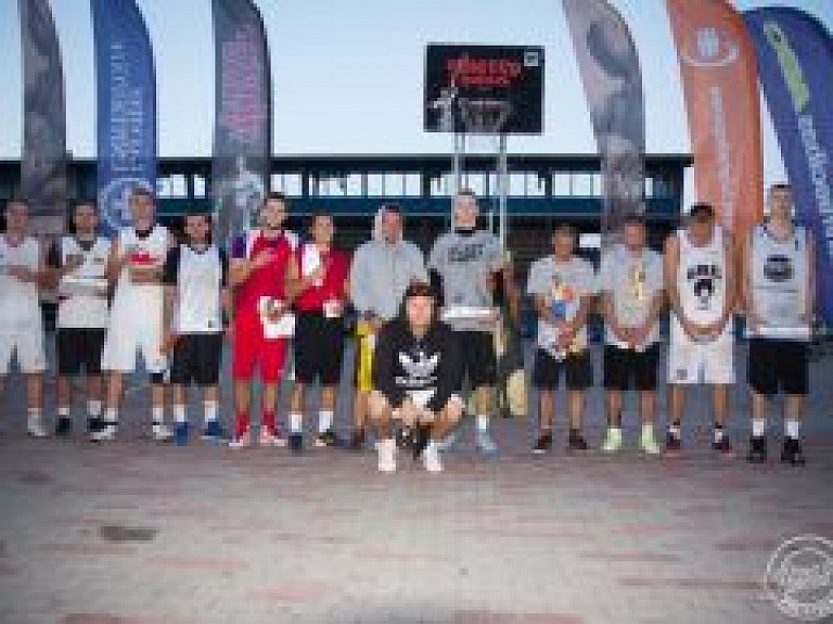 "Ghetto Games" Ventspils izbraukumā uzvaru izcīna "Dubultais siera burgeris"
