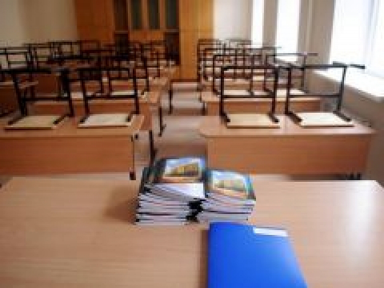 Ozolmuižas pamatskola aicina darbā pedagogus