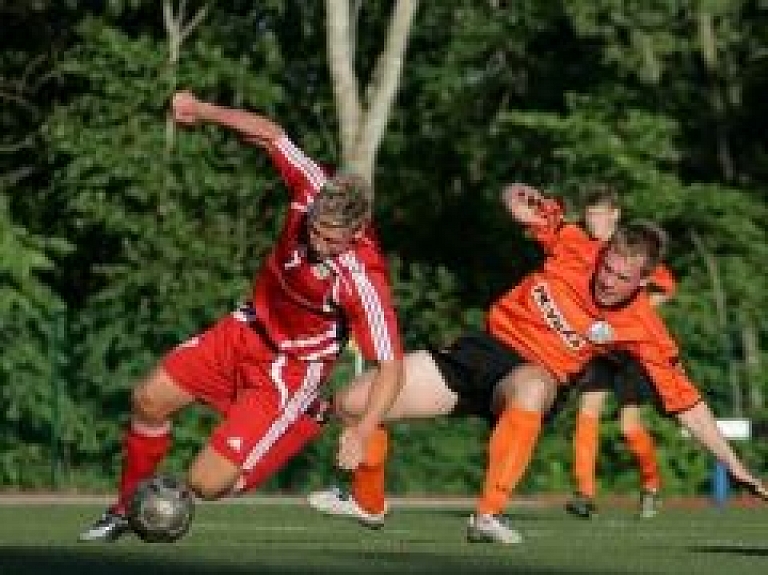 Valkā gaidāms starptautisks futbola turnīrs