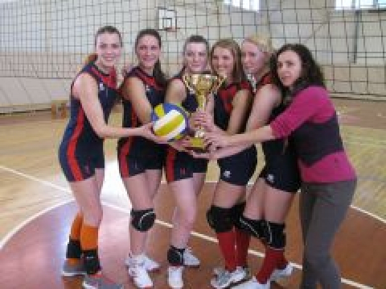 Rēzeknes novada kausa izcīņā uzvar RA volejbolistes