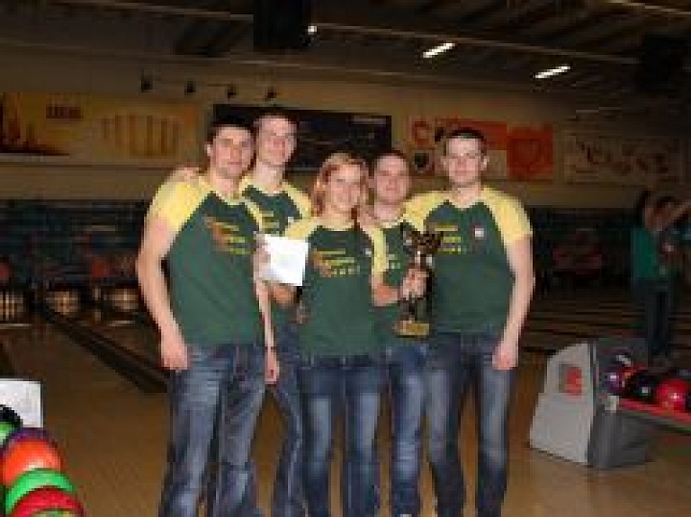 VRK komanda veiksmīgi startēja boulinga turnīrā Rīgā