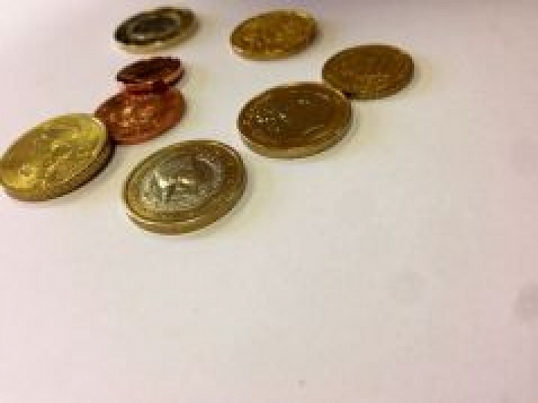 Sabiedriskās tualetes automātā Cēsīs met nederīgas monētas