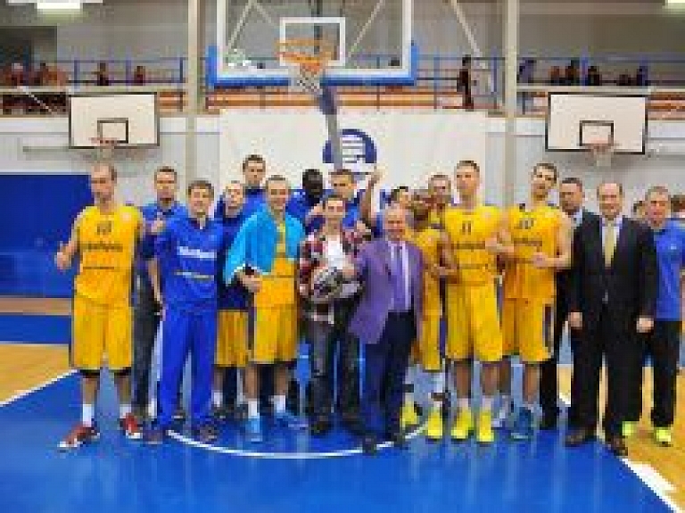BK "Ventspils" labdarības spēlē saziedoti 630 lati