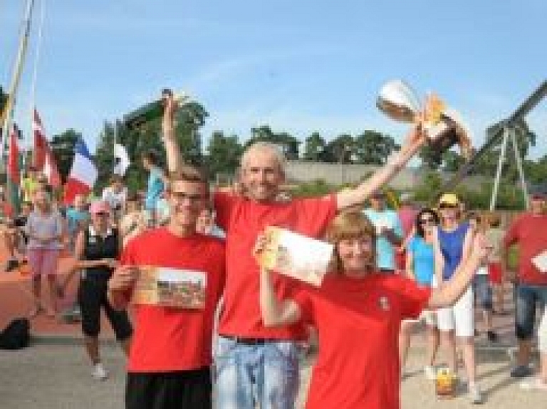 Par petanka turnīra uzvarētājiem kļūst lietuvieši, bet Ventspils komandai "Lavīna 1" otrā vieta