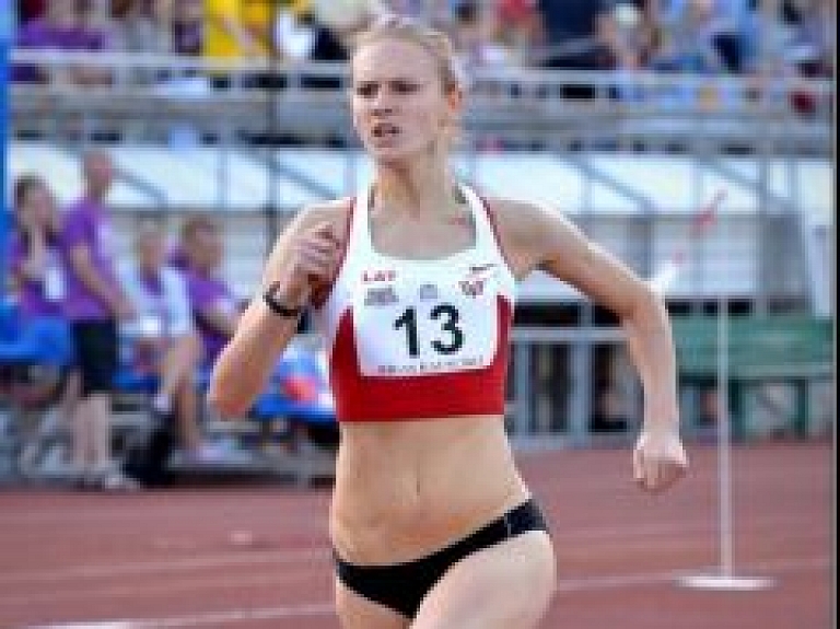 Rēzekniete divreiz labo Latvijas junioru rekordu