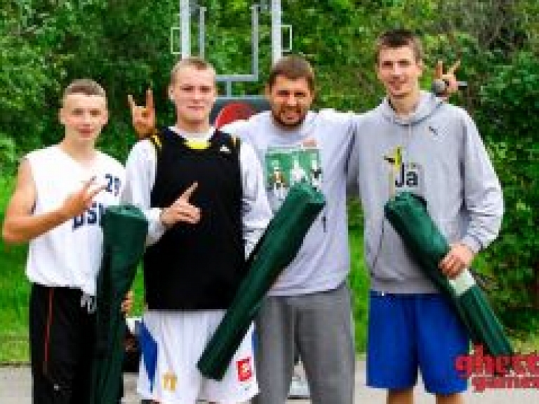 Talsos noskaidroti "Ghetto Basket" un armvrestlinga sacensību uzvarētāji