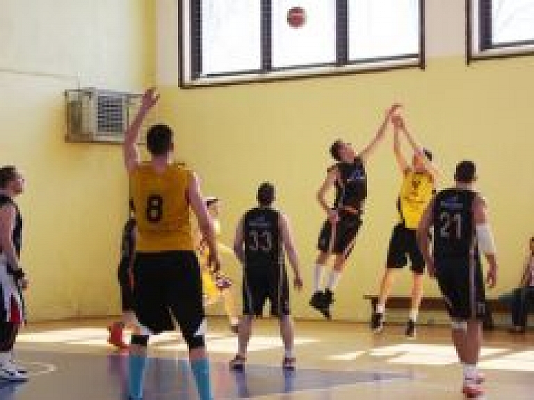 Rēzeknē noslēgušās priekšsacīkšu spēles basketbolā