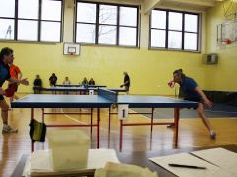 Rēzeknietis Bruno Losāns iegūst otro vietu galda tenisā