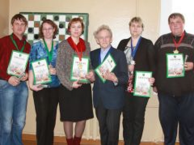 Noskaidroti Rēzeknes novada čempioni dambretē