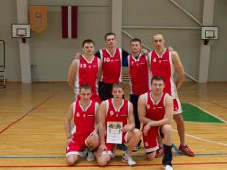 Rēzeknē volejbola laukumā satikās stiprākās robežsargu komandas