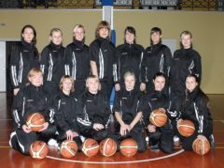 Rēzeknes "Mosenis" veiksmīgi turpina dalību divos basketbola turnīros