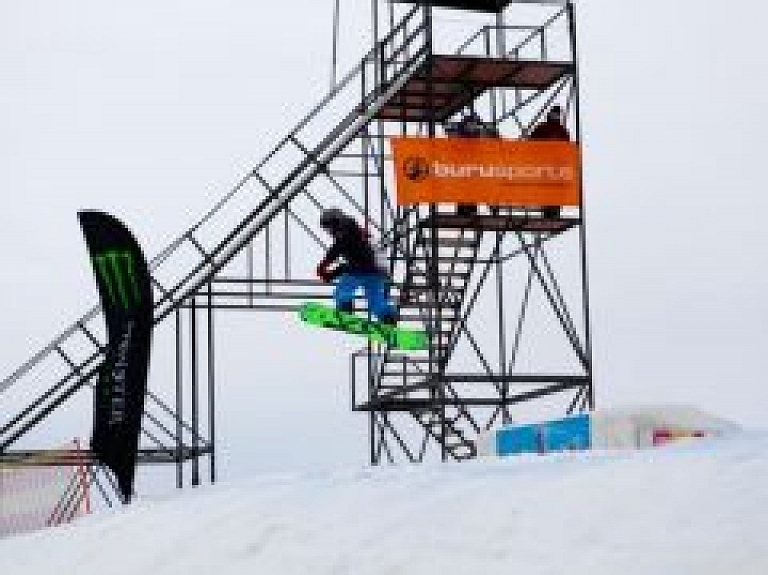 "Burton Rookie Tour" pulcē vairāk nekā 50 dalībniekus