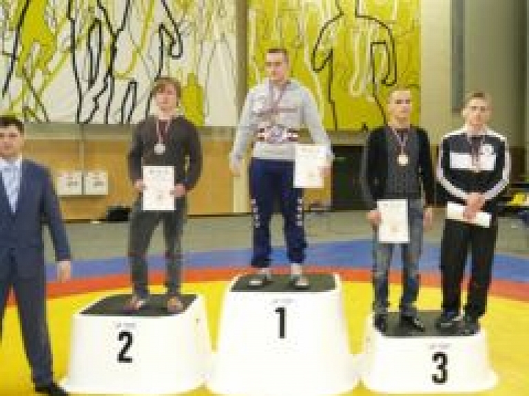 Rēzeknieši piedalījās Latvijas čempionātā grieķu-romiešu cīņā