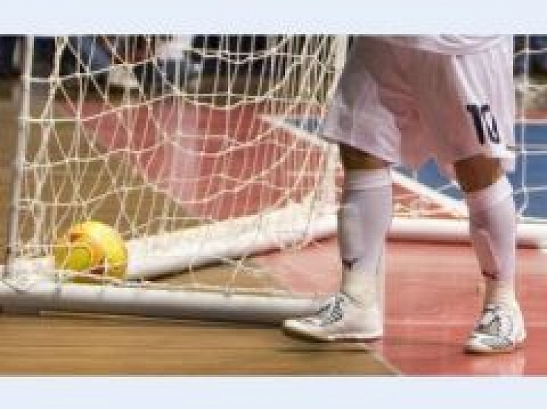 Rēzeknes veterāni pagaidām trešie telpu futbola čempionātā