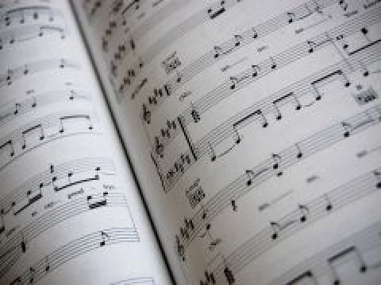 Valsts svētku koncerts teātra namā "Jūras vārti"