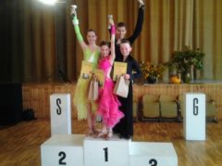 Rēzeknē sezonu uzsācis sporta deju klubs "Viva"