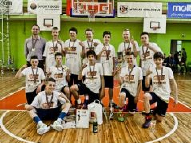 "Spars" basketbolisti noslēdz sezonu