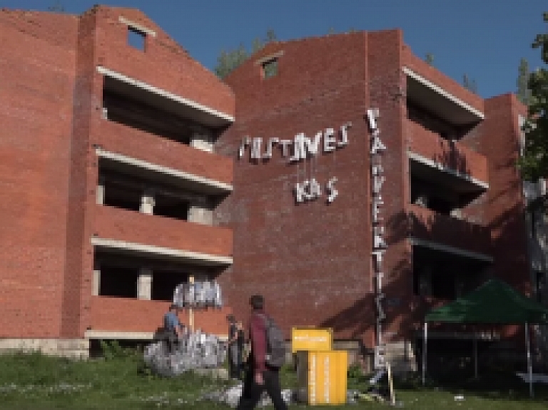 Latgales Reģionālā TV: Ludzā jaunieši popularizē atkritumu šķirošanu
