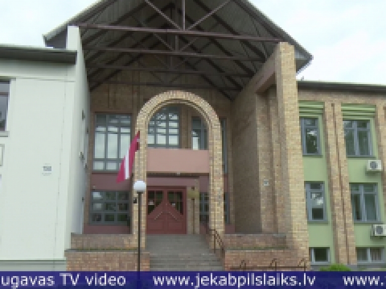 Vidusdaugavas TV: Neatbalsta iedzīvotāju aptaujas rīkošanu par administrācijas pārcelšanu