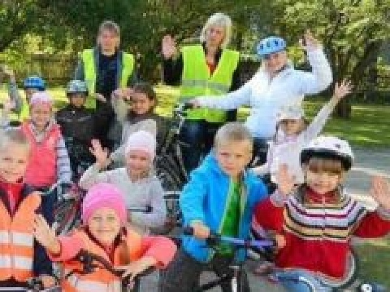 Gatavojas tautas velobraucienam "Zābera pēdas minot"