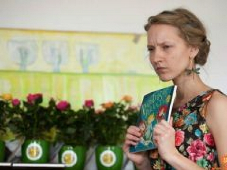 Siguldiete saņem Jāņa Baltvilka balvu bērnu literatūrā