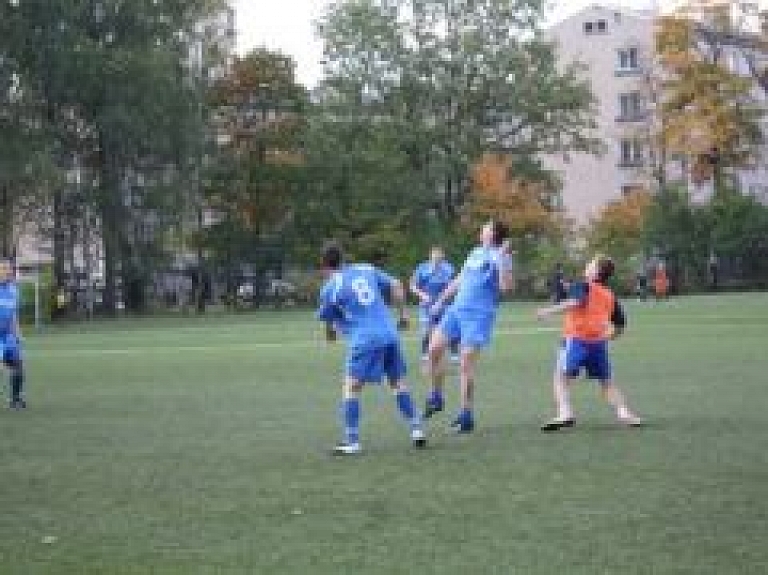 Rēzeknieši nospēlē neizšķirti pret SFK "Varavīksne" (galerija)