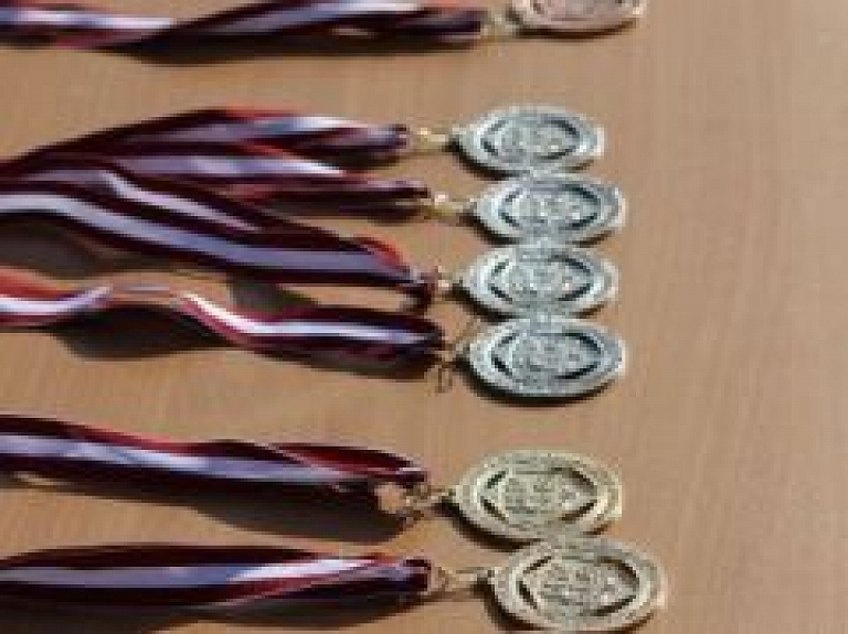 Valsts robežsardzes koledžas komandai 2.vieta krosā (galerija)