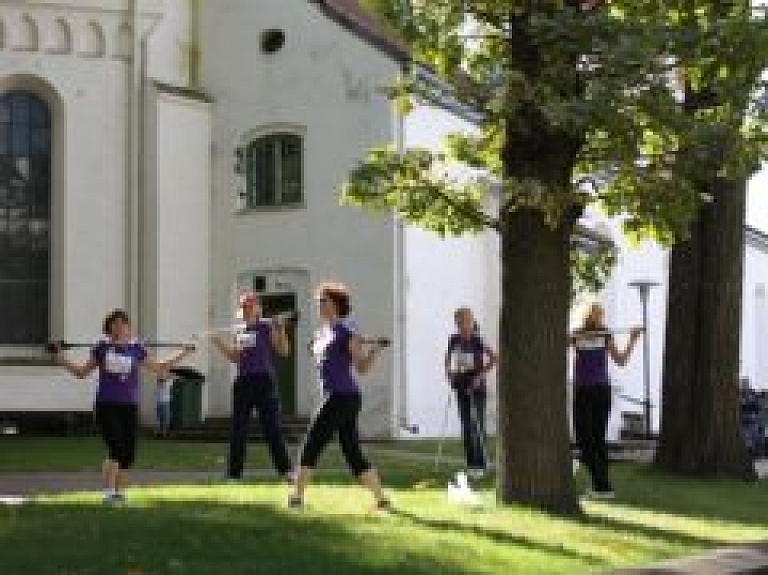 Rēzeknieši piedalās "Sportlat Valmieras maratonā" (galerija)