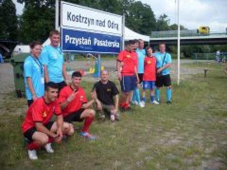Rēzeknes novada jaunie futbolisti piedalās nometnē Oderā (galerija)
